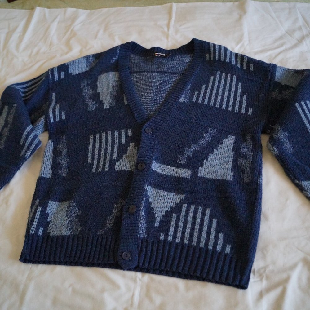 Men's Blue Patterned Button Up Sweater - Picture 6 of 7